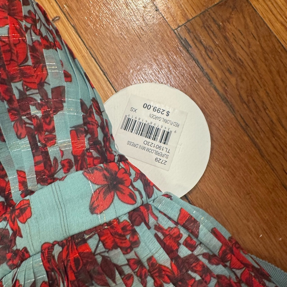 Chic Floral Mini Dress with Bow Details